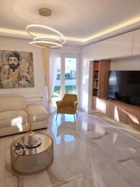 Villa with Pool & Garden apartment 2 Vuk